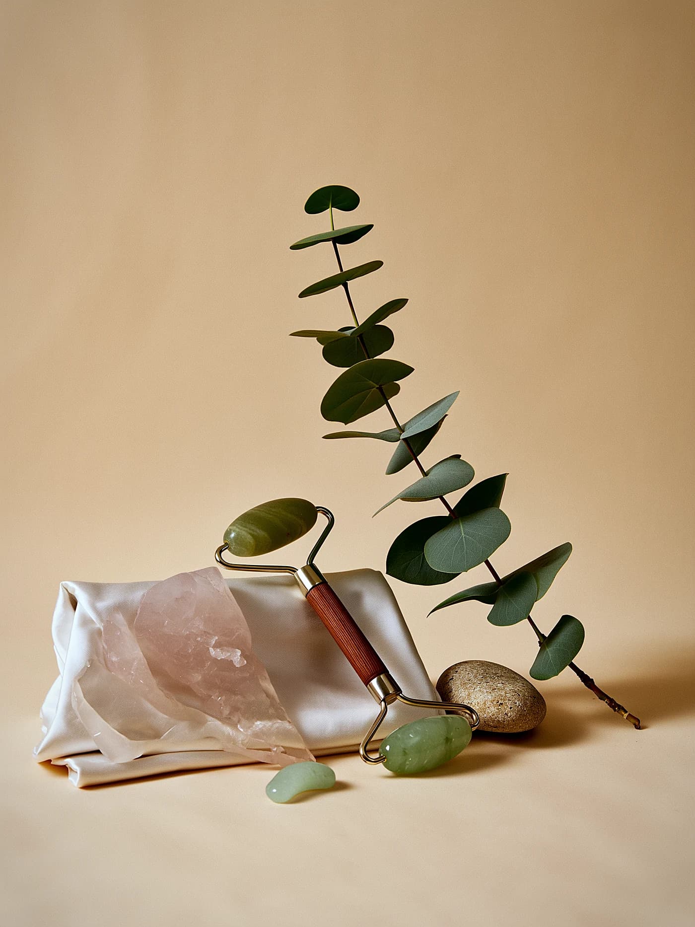 Strumenti del rituale: gua sha e roller in pietra